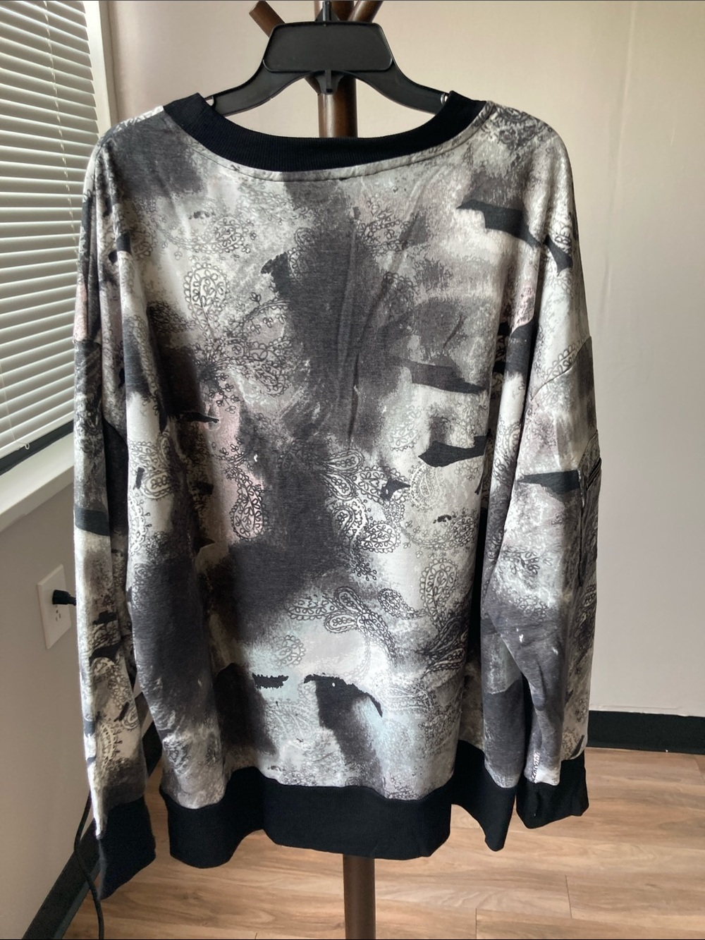 Nine West active paisley print pattern crewneck top zip pocket on sleeve 3X - Picture 15 of 17